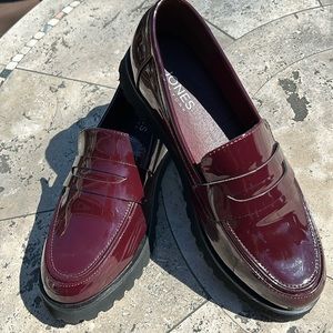 Jones of New York loafer. Size:  8